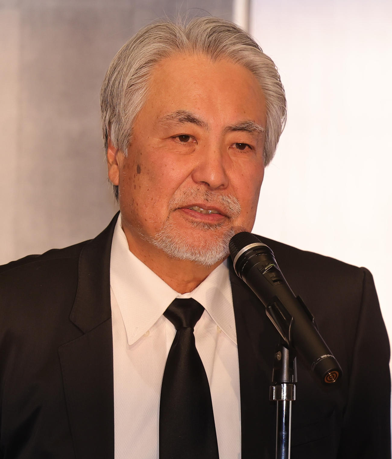 伊集院静さんお別れの会であいさつする大沢在昌氏（撮影・野上伸悟）