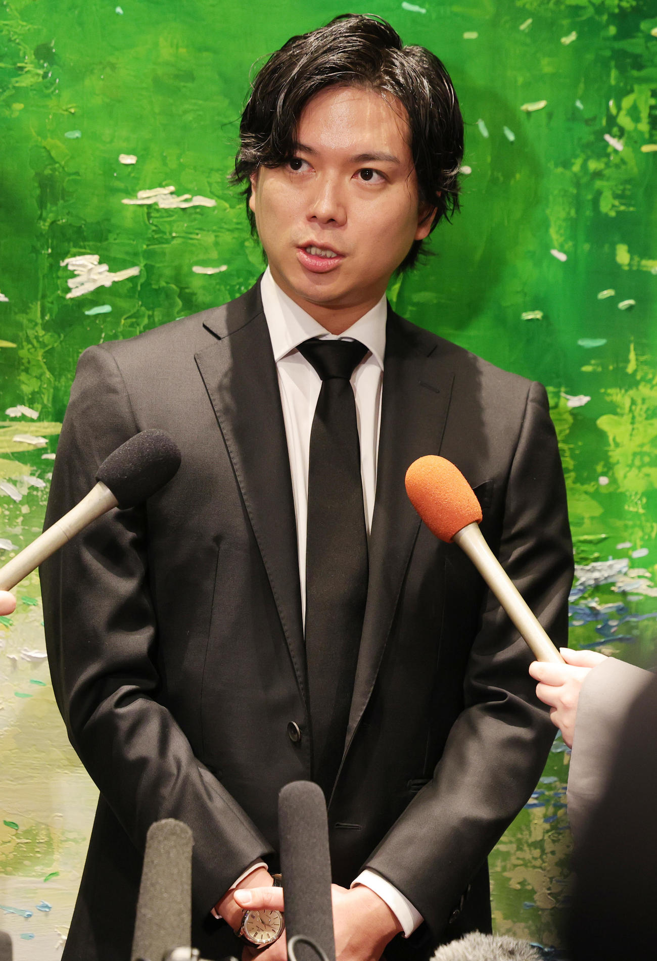 伊集院静さんお別れの会に参列した加藤シゲアキ（撮影・野上伸悟）