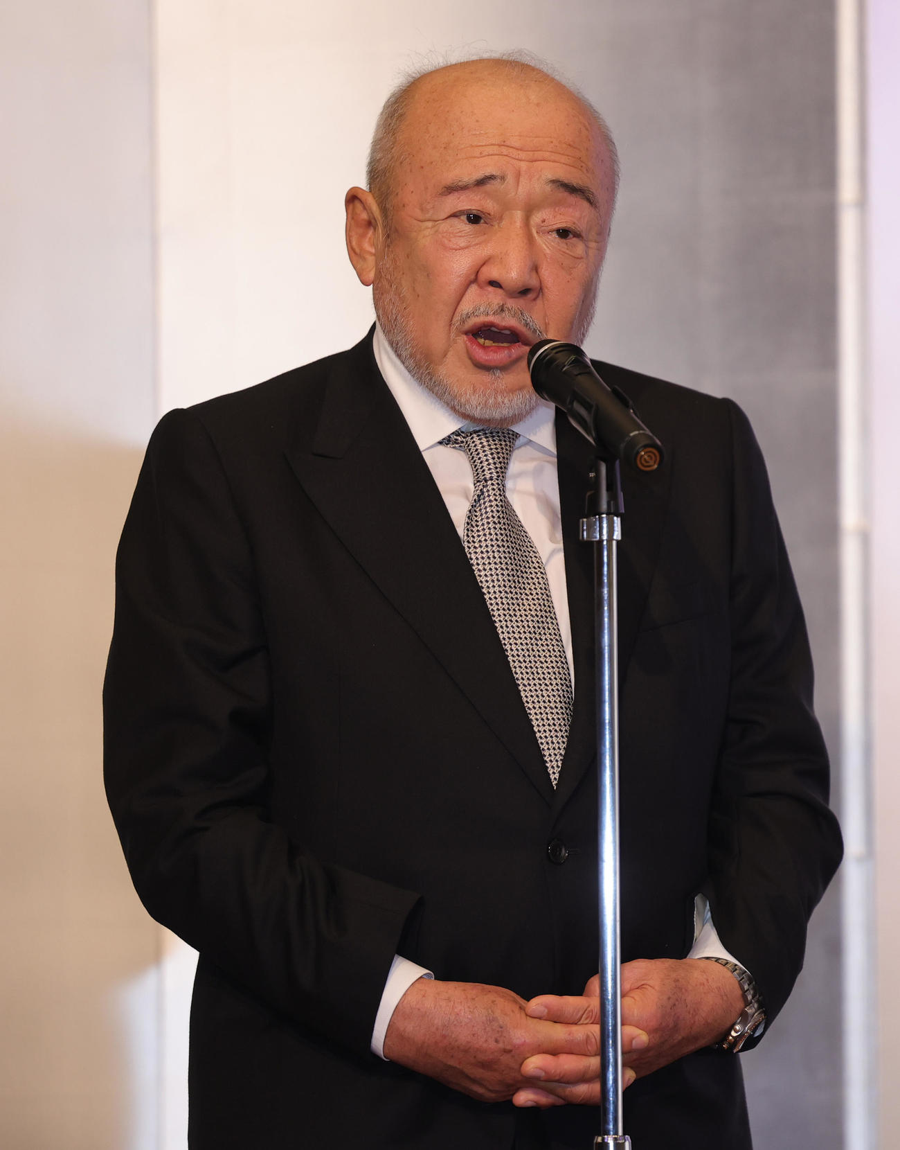 伊集院静さんお別れの会であいさつする北方謙三氏（撮影・野上伸悟）