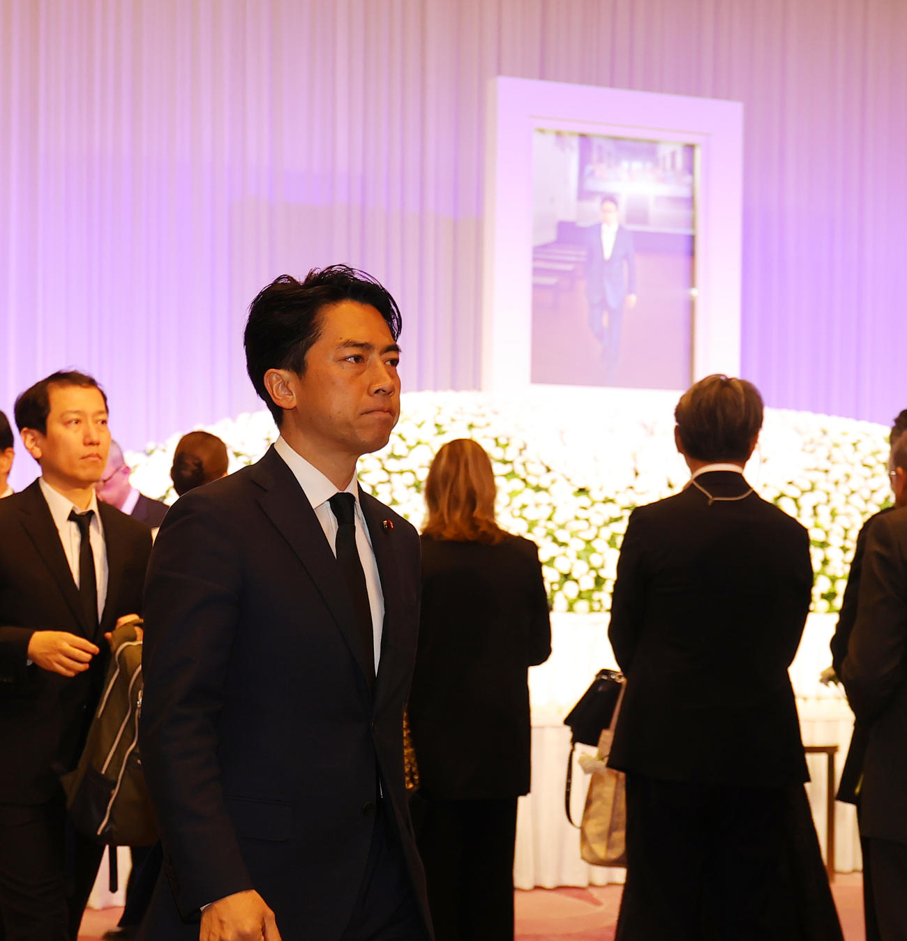 伊集院静さんお別れの会に参列した小泉進次郎衆議院議員（撮影・野上伸悟）