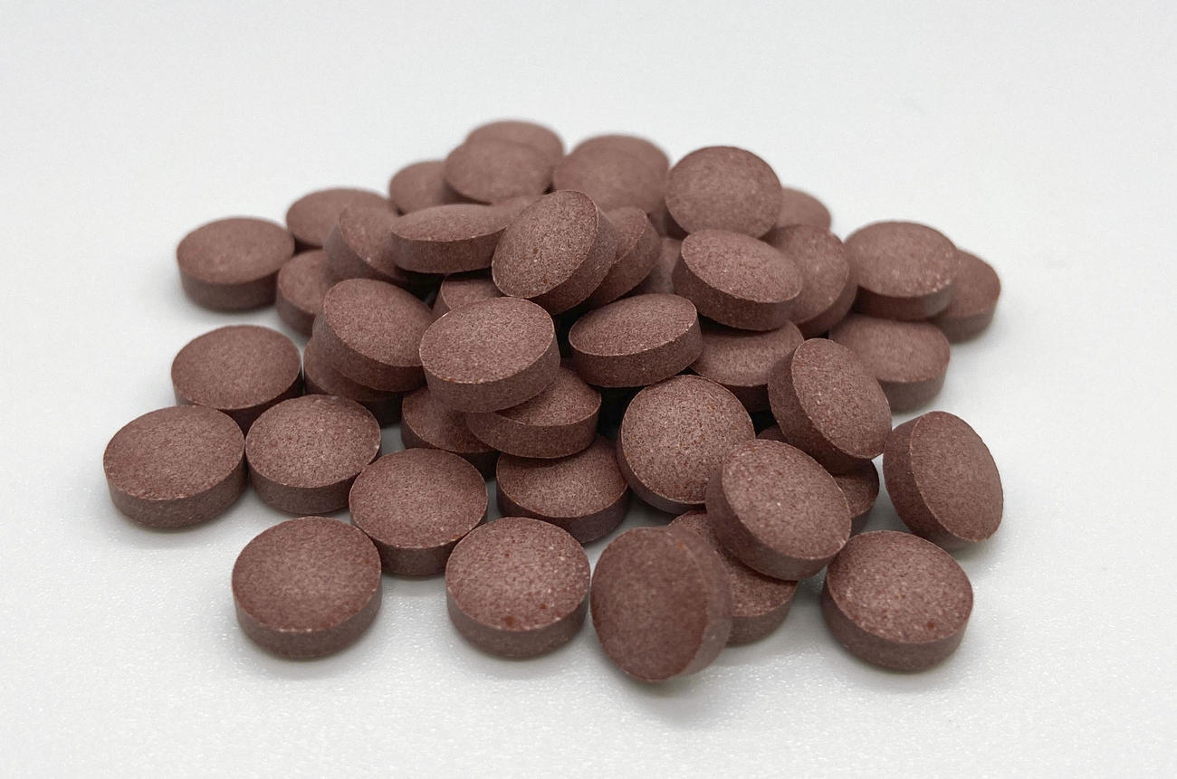 小林製薬が製造販売したサプリメント「紅麹コレステヘルプ」（共同）