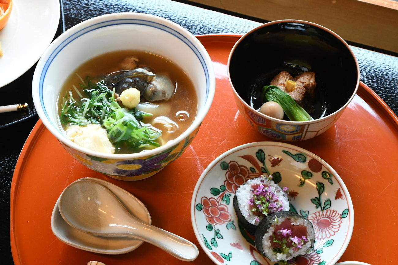 藤井聡太叡王、伊藤匠七段が昼食に注文した「名物ぽんきし膳－きしめんすっぽんスープ仕立て」（日本将棋連盟提供）