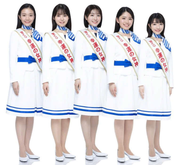 令和6年度宝くじ「幸運の女神」に選ばれた出井伶奈さん、福永愛莉さん、松岡沙弥さん、岡田桃果さん、木戸結菜さん（左から）