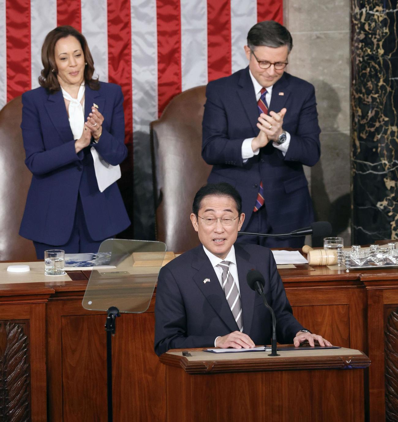 米連邦議会で演説する岸田首相（共同）