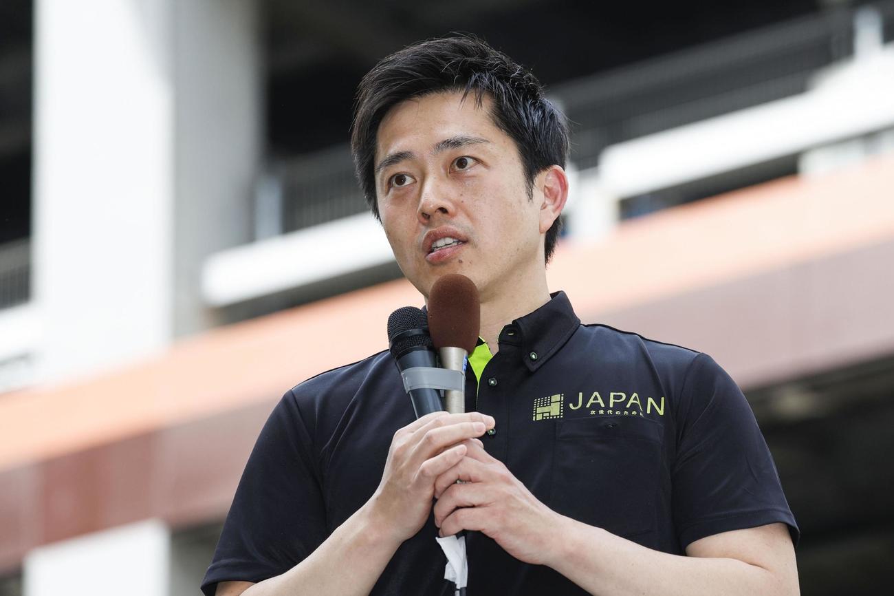 東京都内で街頭演説する、日本維新の会共同代表の吉村洋文大阪府知事（共同）