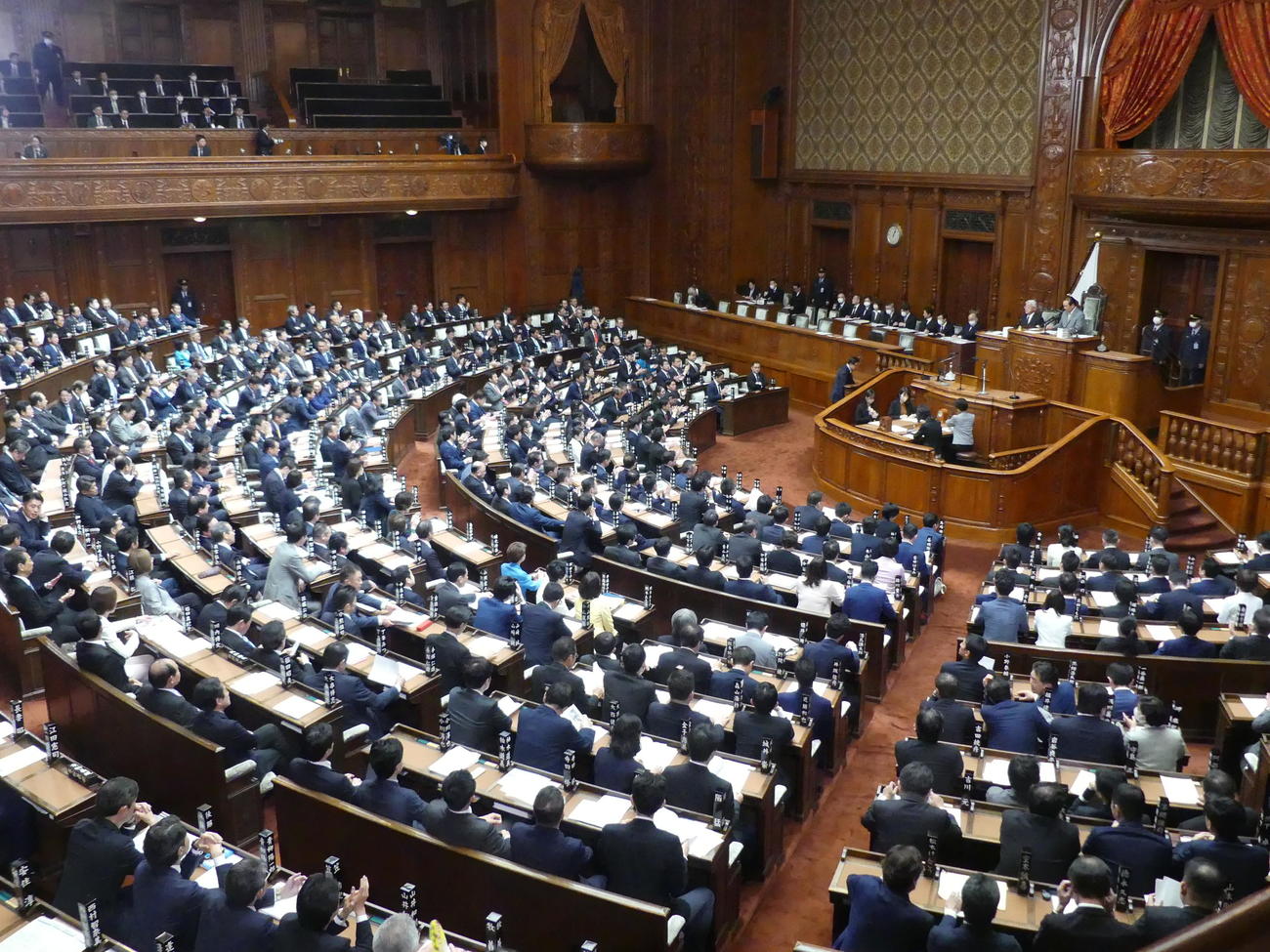 25日の衆院本会議で宮沢博行氏の辞職が許可された（撮影・中山知子）