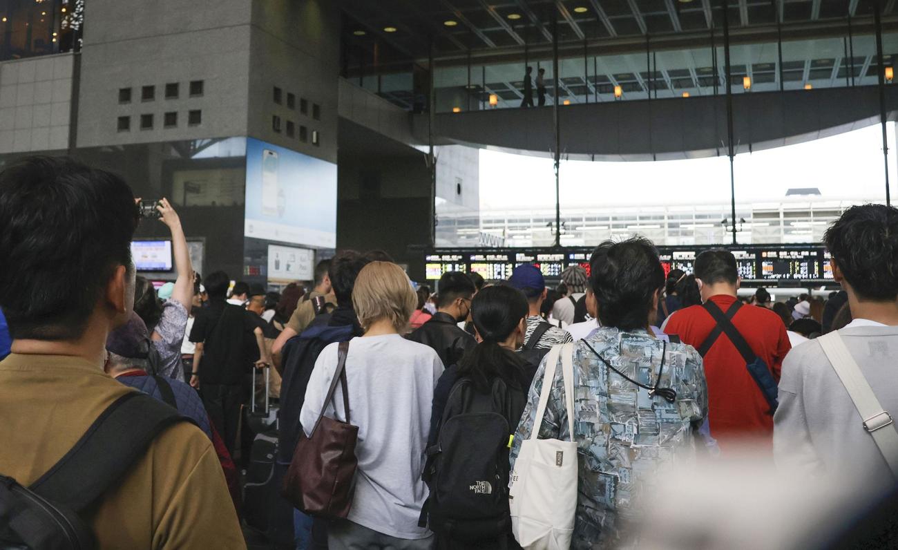 不審物の通報があったJR京都駅（共同）