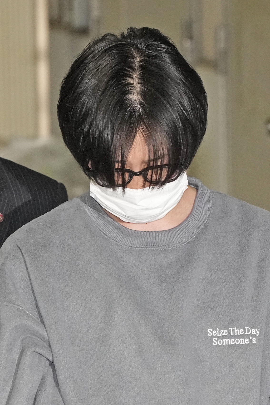 警視庁大崎署に入る前田亮容疑者（共同）