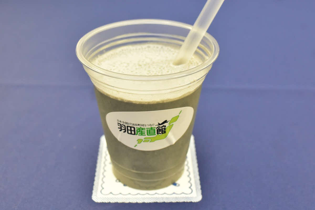 藤井聡太名人の2日目午後のおやつは北海道ミルクと黒胡麻（ごま）バナナスムージー（日本将棋連盟提供）