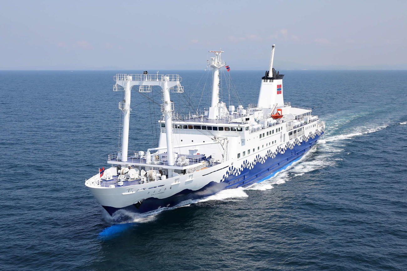 「東京湾納涼船」として運航される東海汽船の大型客船「さるびあ丸」