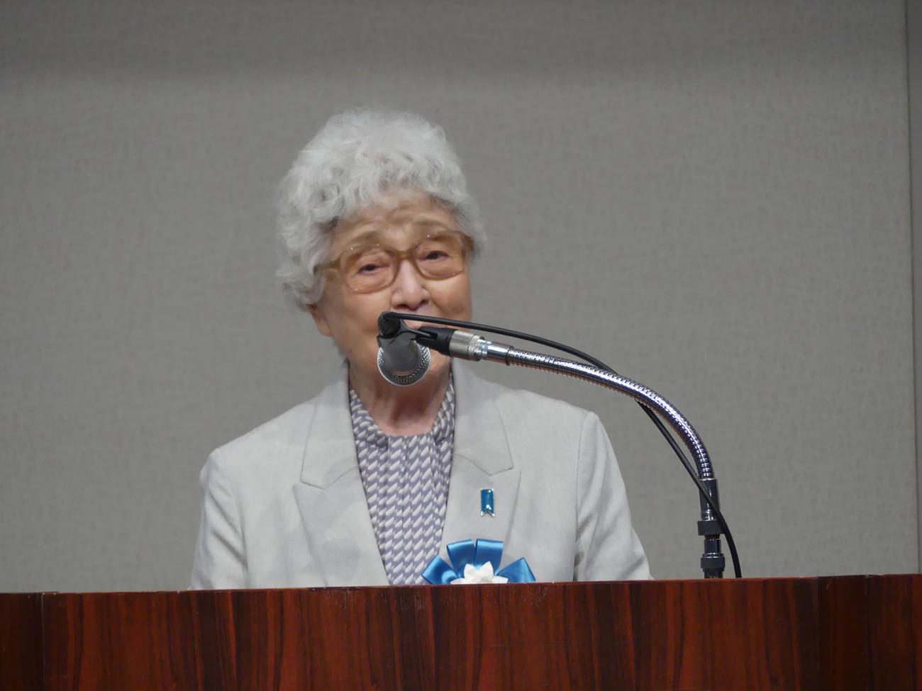 北朝鮮による拉致被害者の帰国を求める国民大集会であいさつする横田早紀江さん（撮影・中山知子）
