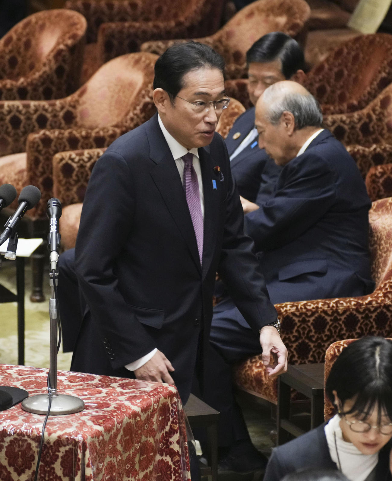 衆院予算委の集中審議に臨む岸田首相（共同）