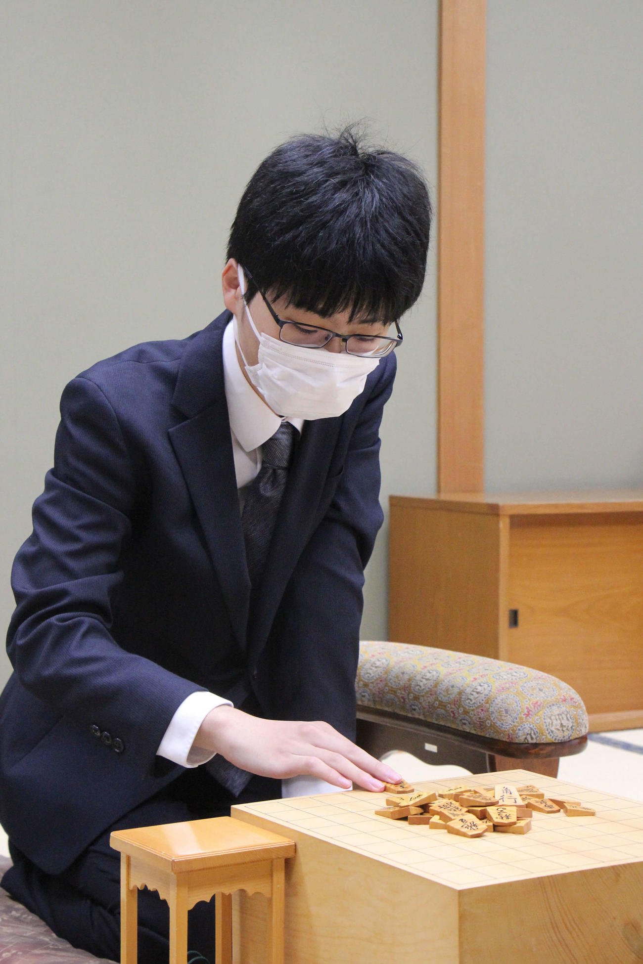 竜王戦6組決勝に臨んだ藤本渚五段（日本将棋連盟提供）