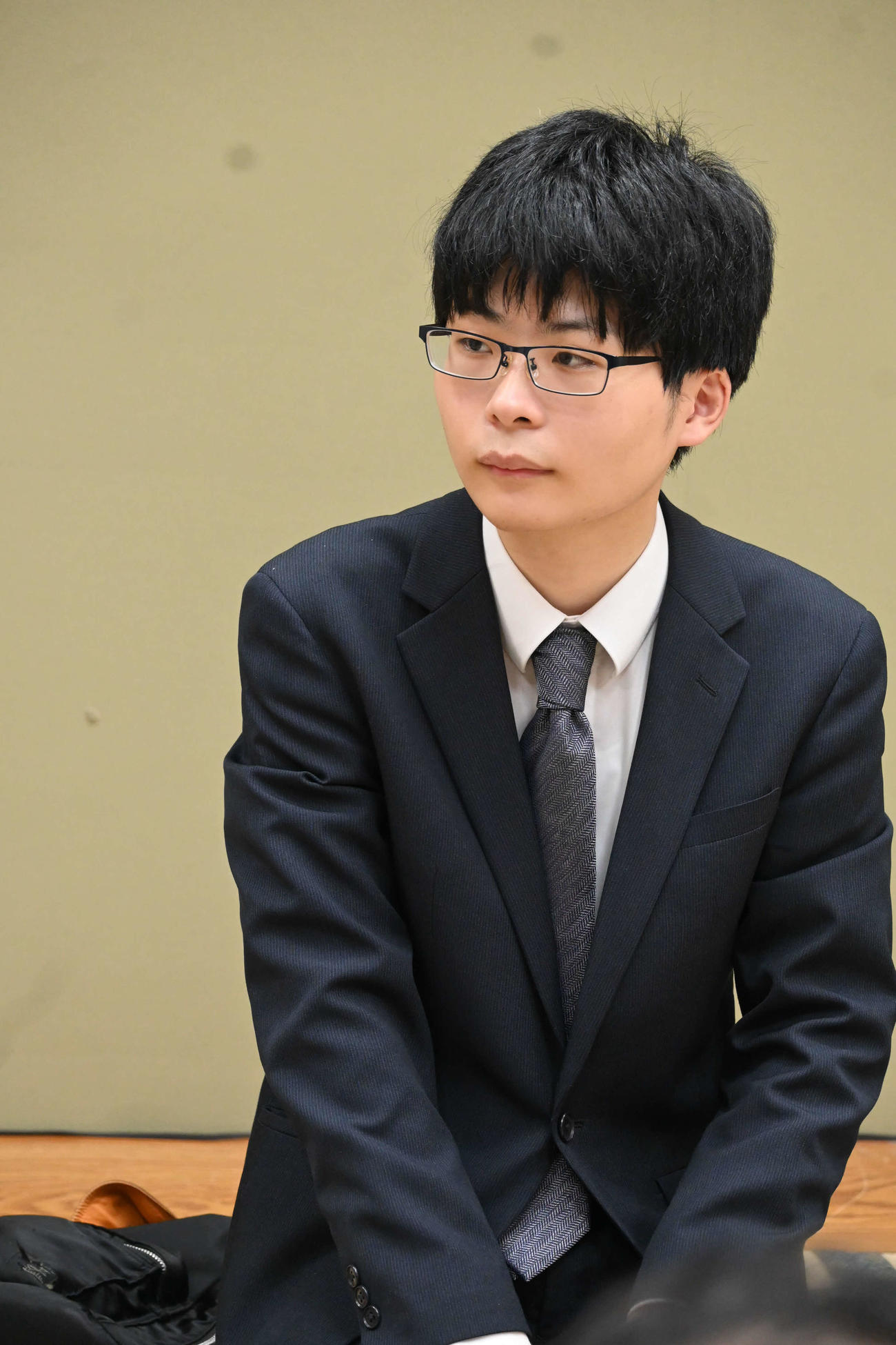 竜王戦6組決勝を終え、取材に応じる藤本渚五段（撮影・松浦隆司）