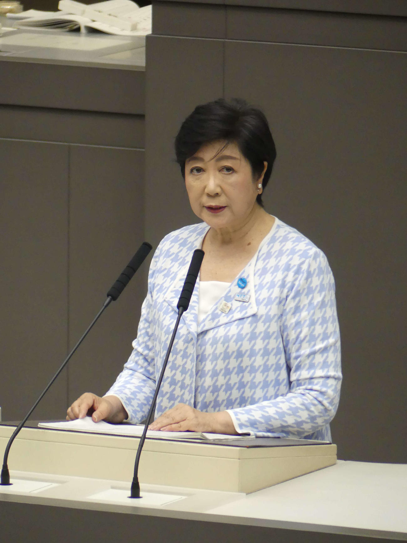 2期目在任中最後の都議会で所信表明を述べる小池百合子都知事（撮影・中山知子）