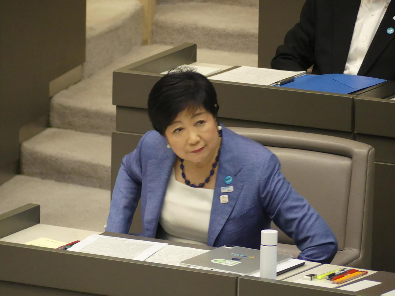 都議会本会議に出席した東京都の小池百合子知事（撮影・中山知子）