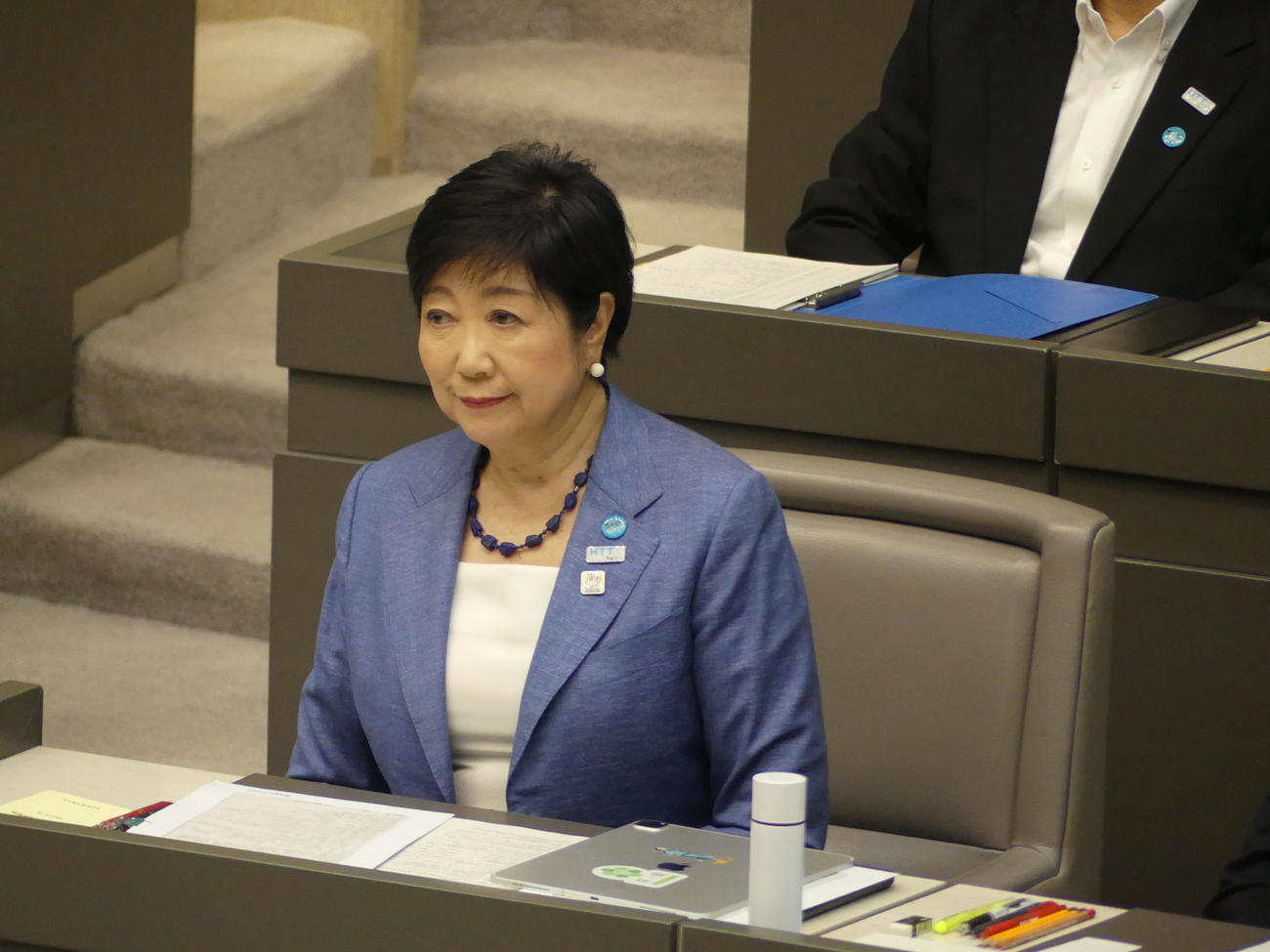 都議会本会議に出席した東京都の小池百合子知事（撮影・中山知子）