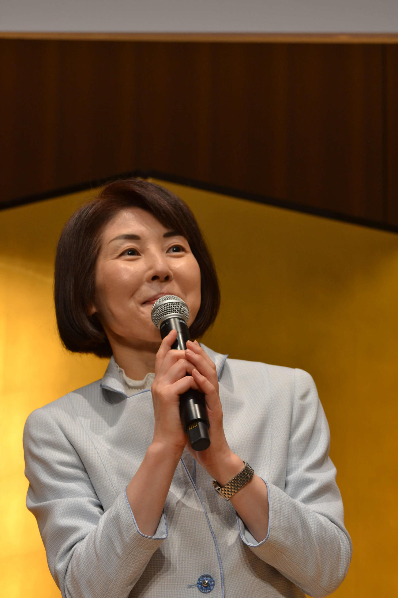 パーティーの最後に締めのあいさつを行った日本将棋連盟常務理事の清水市代女流七段