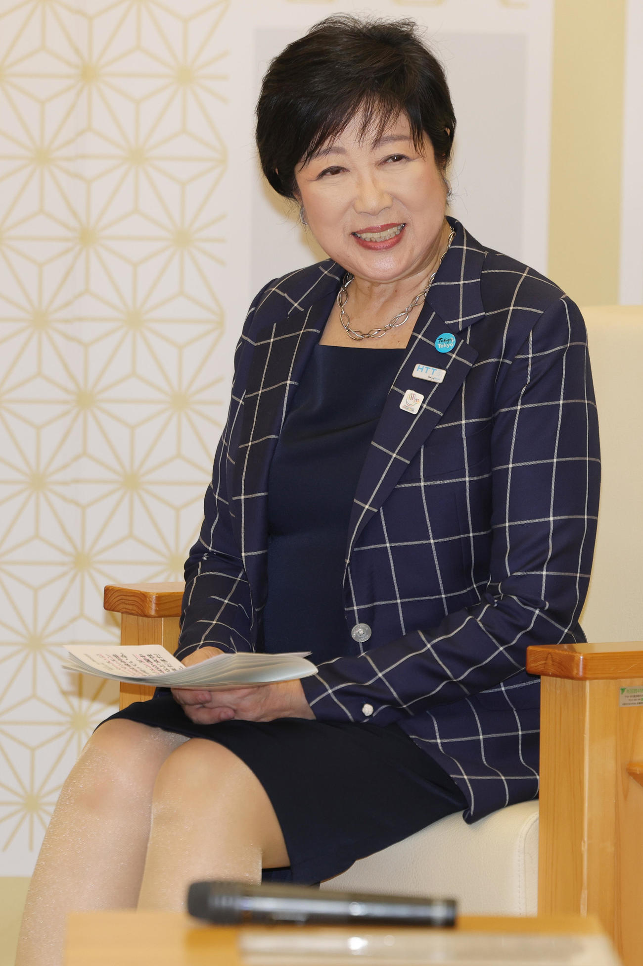 ミセスユニバースジャパン2024の表敬訪問に応対する小池百合子都知事（撮影・野上伸悟）