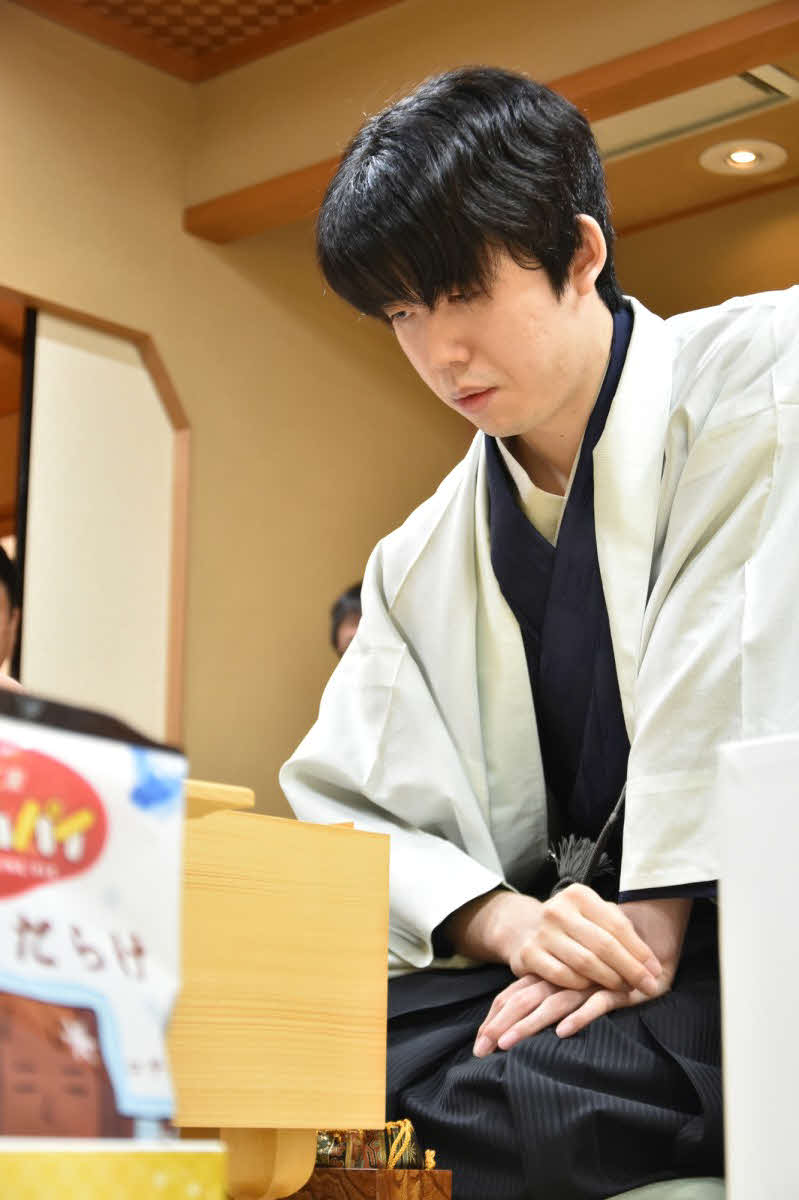 V4と8冠堅持を狙う藤井聡太叡王（日本将棋連盟提供）