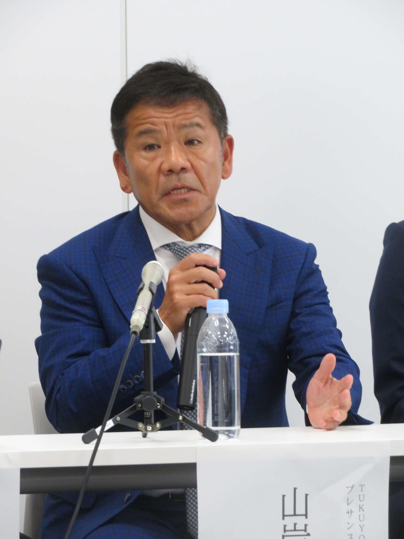 「人質司法」は憲法違反だとして公共訴訟を起こした、角川歴彦氏が開いた会見に出席した山岸忍氏（撮影・村上幸将）