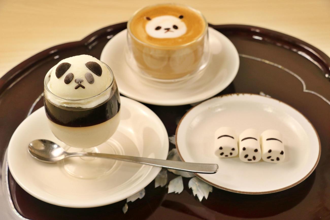 山崎隆之八段が午前のおやつに注文した「パンダのコーヒーゼリー」「カフェラテ」（日本将棋連盟提供）