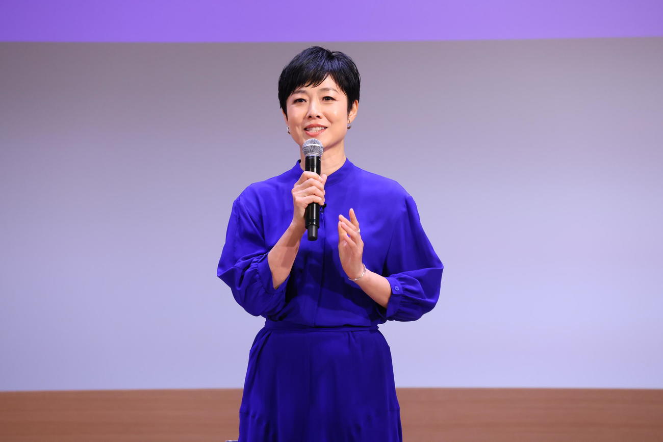 みずほの新CMに出演する有働由美子