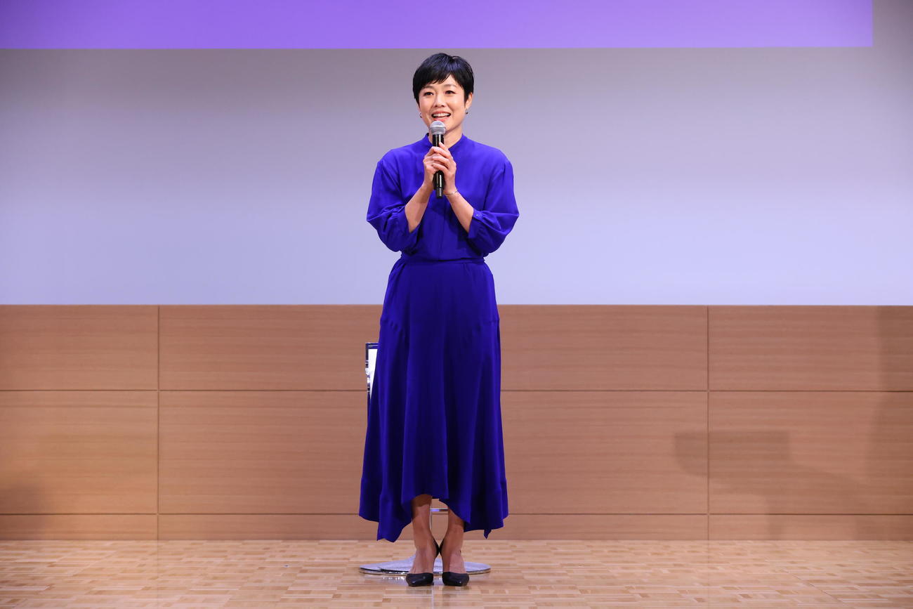 みずほの新CMに出演する有働由美子
