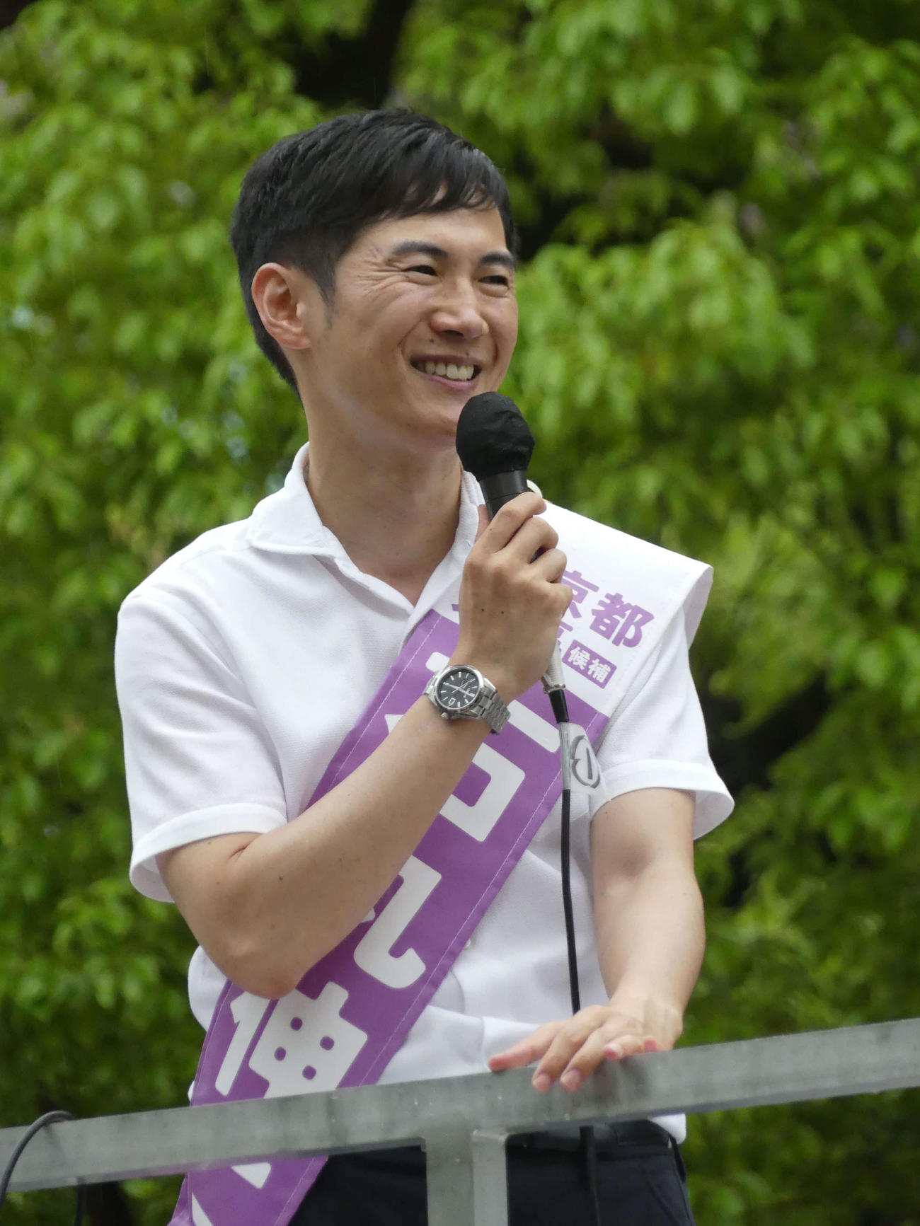 東京都知事選で街頭演説する石丸伸二氏（2024年6月23日撮影）