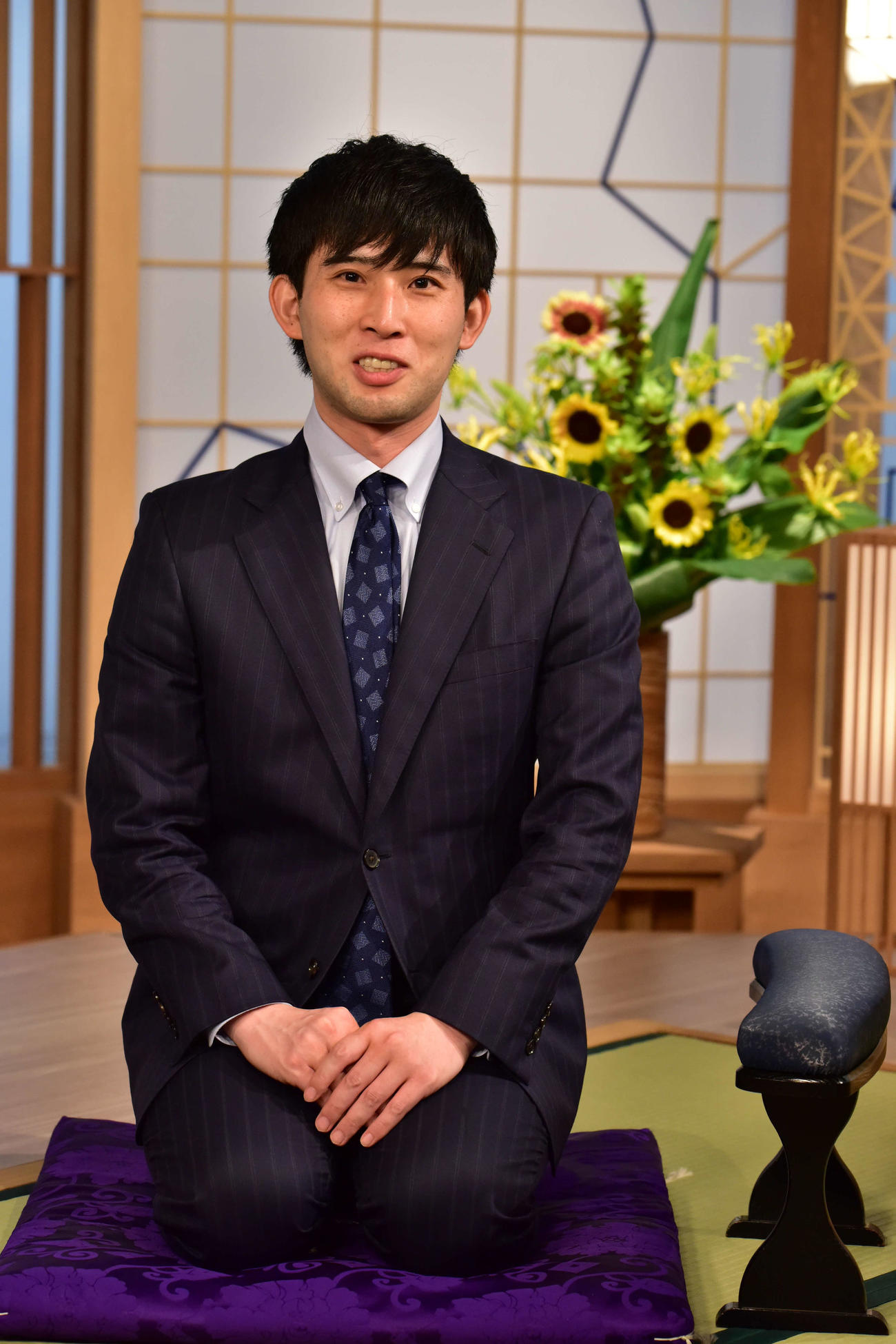 戦後初めて奨励会を経験せずにフリークラスから順位戦C級2組昇級を決めた小山怜央四段（日本将棋連盟提供）