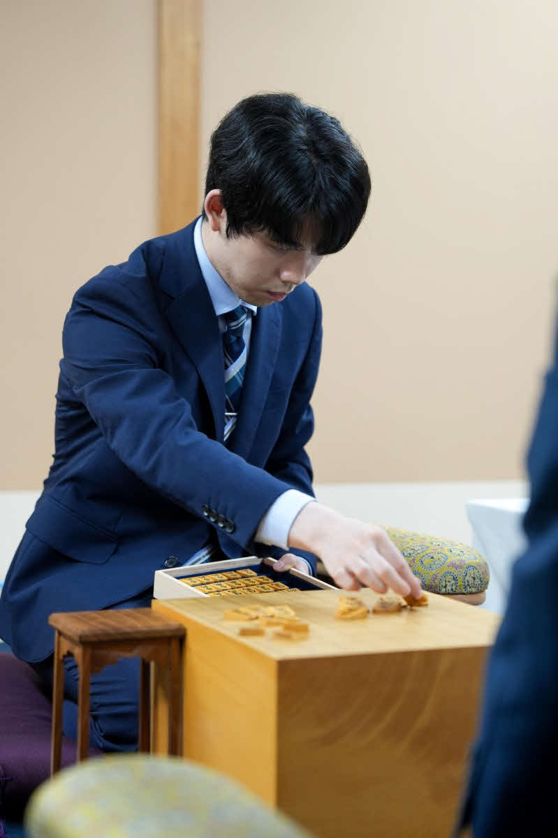 6戦6勝と相性のいい北海道でのタイトル戦で連勝を目指す藤井聡太王位（日本将棋連盟提供）