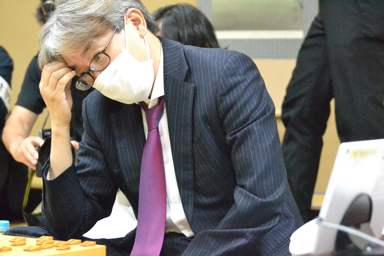 永瀬拓矢九段に敗れてタイトル獲得通算100期への挑戦が持ち越された羽生善治九段