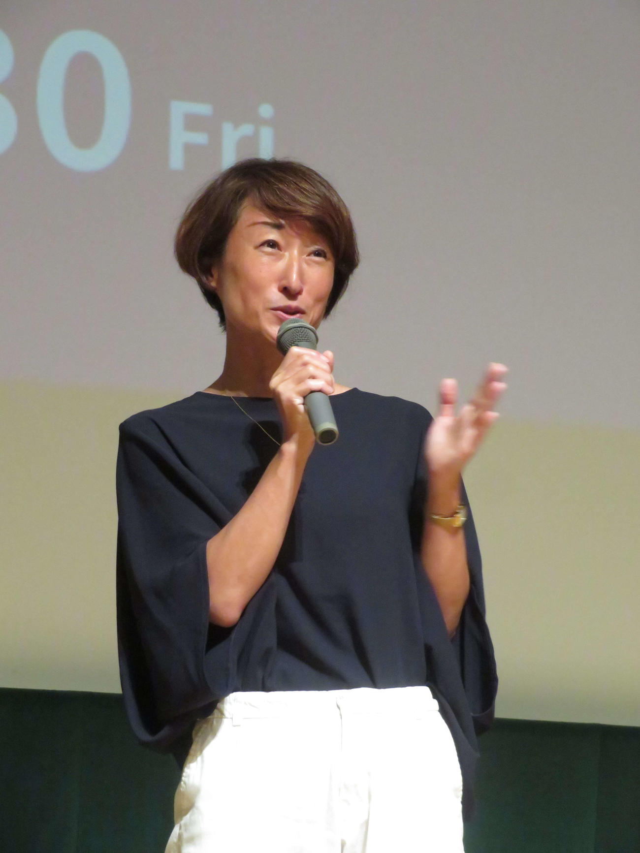 韓国映画「ボストン　1947」舞台あいさつ付き特別試写会に登壇した孫基禎さんの孫の孫銀卿さん（撮影・村上幸将）