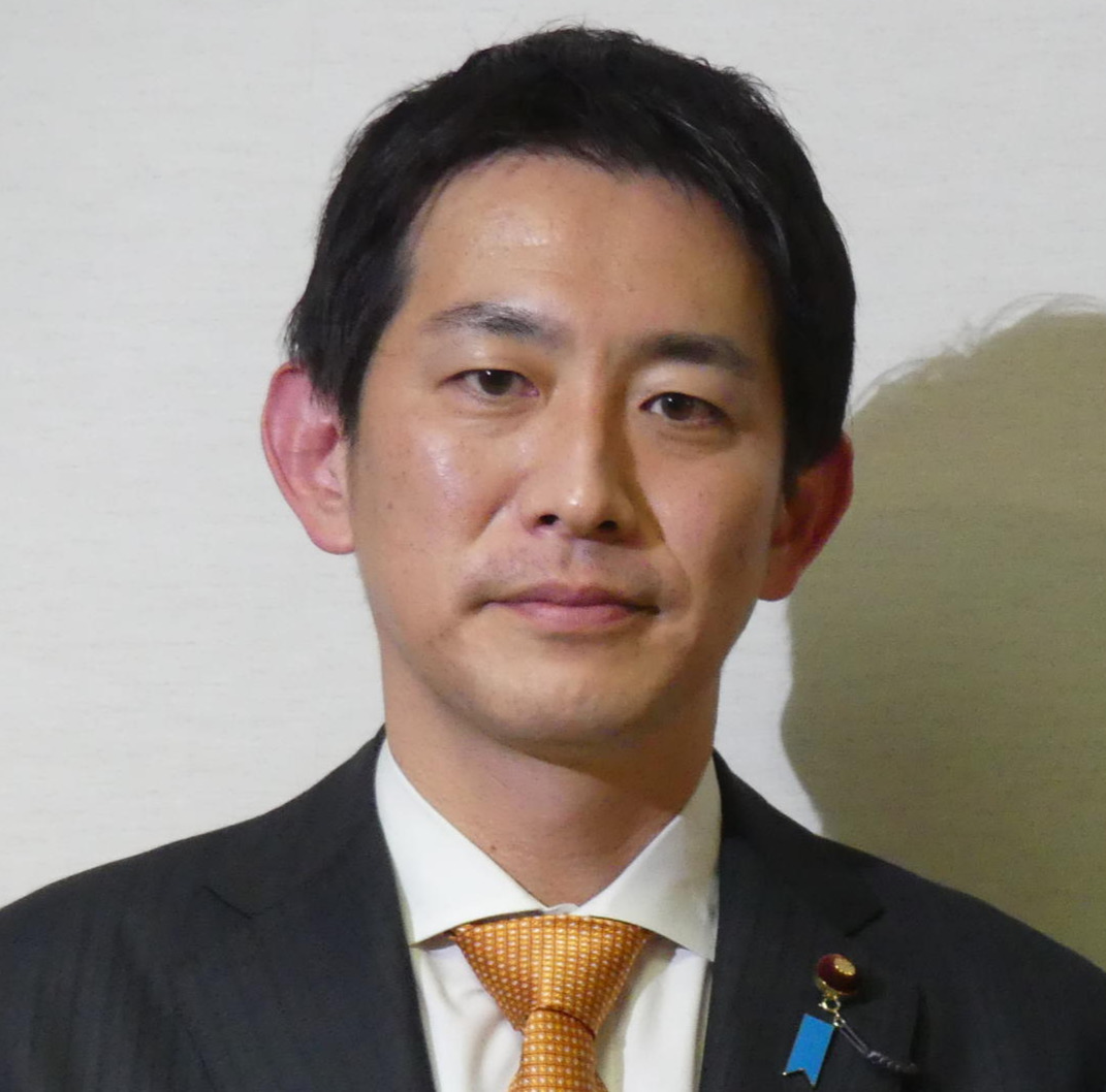 小林鷹之前経済安保相（2023年撮影）