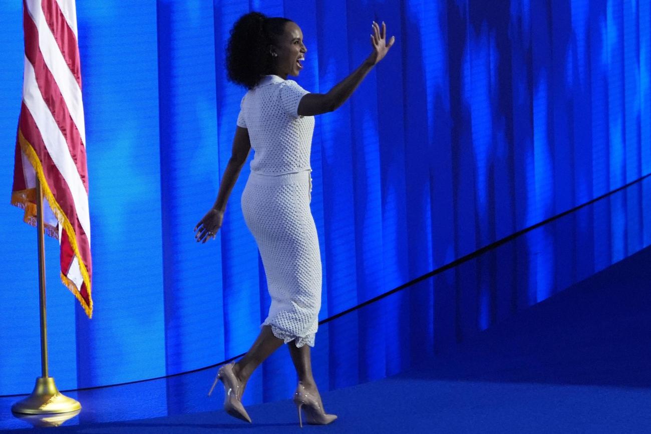 米民主党大会に登壇した女優のケリー・ワシントン（ロイター）