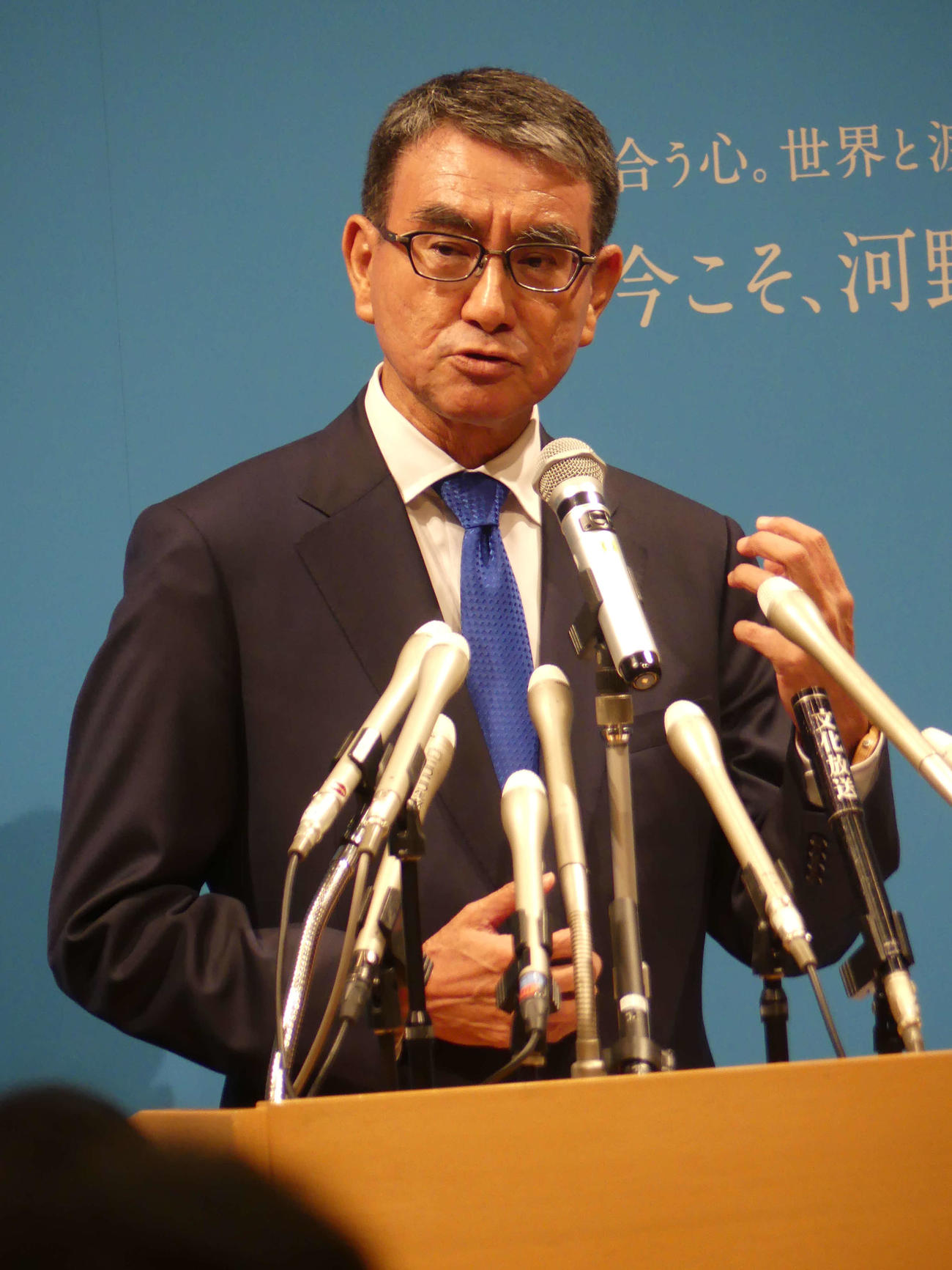 自民党総裁選の出馬表明会見を行う河野太郎デジタル相＝2024年8月26日