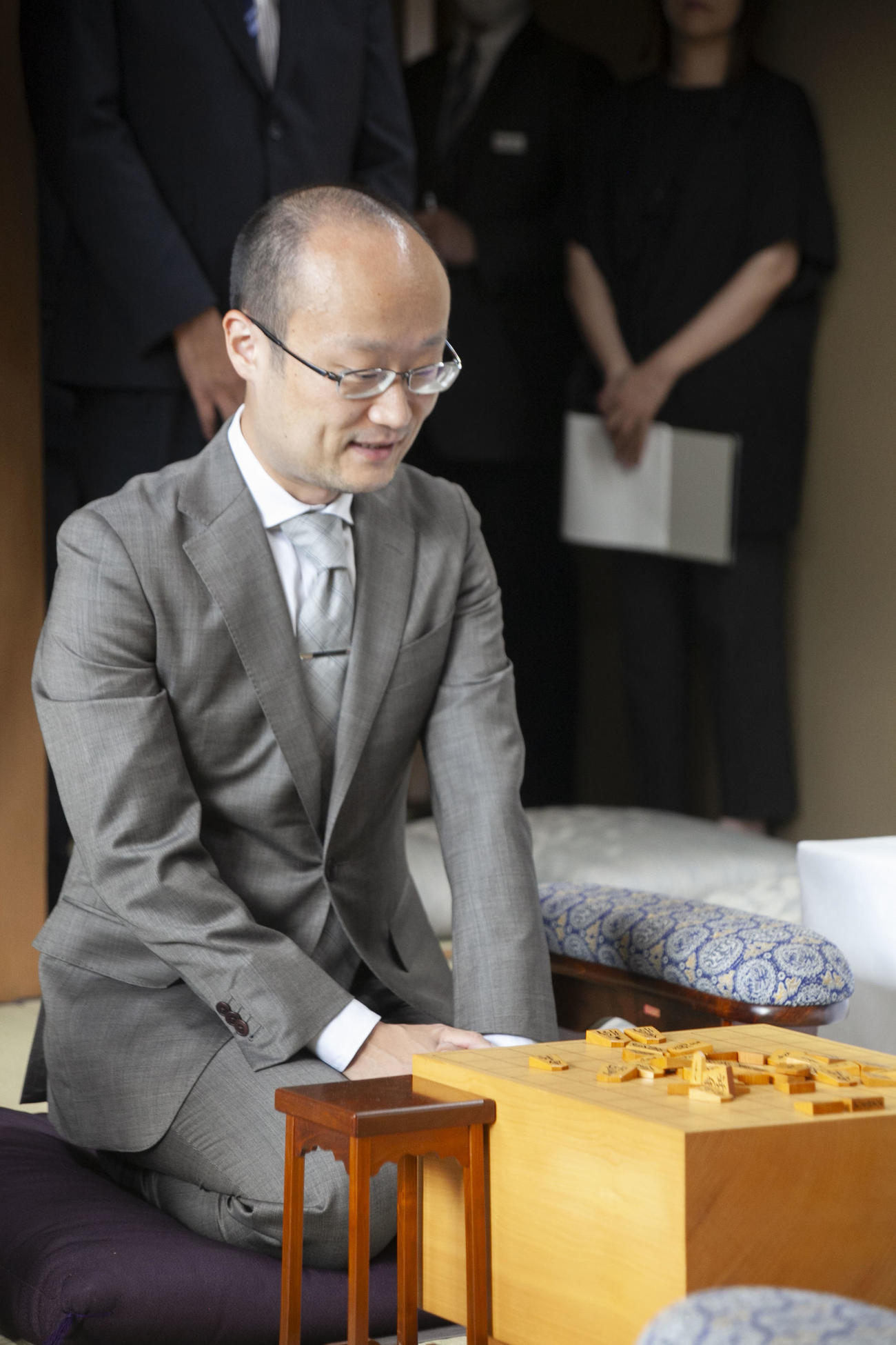 第65期王位戦7番勝負第5局の前日検分を行った渡辺明九段（日本将棋連盟提供）