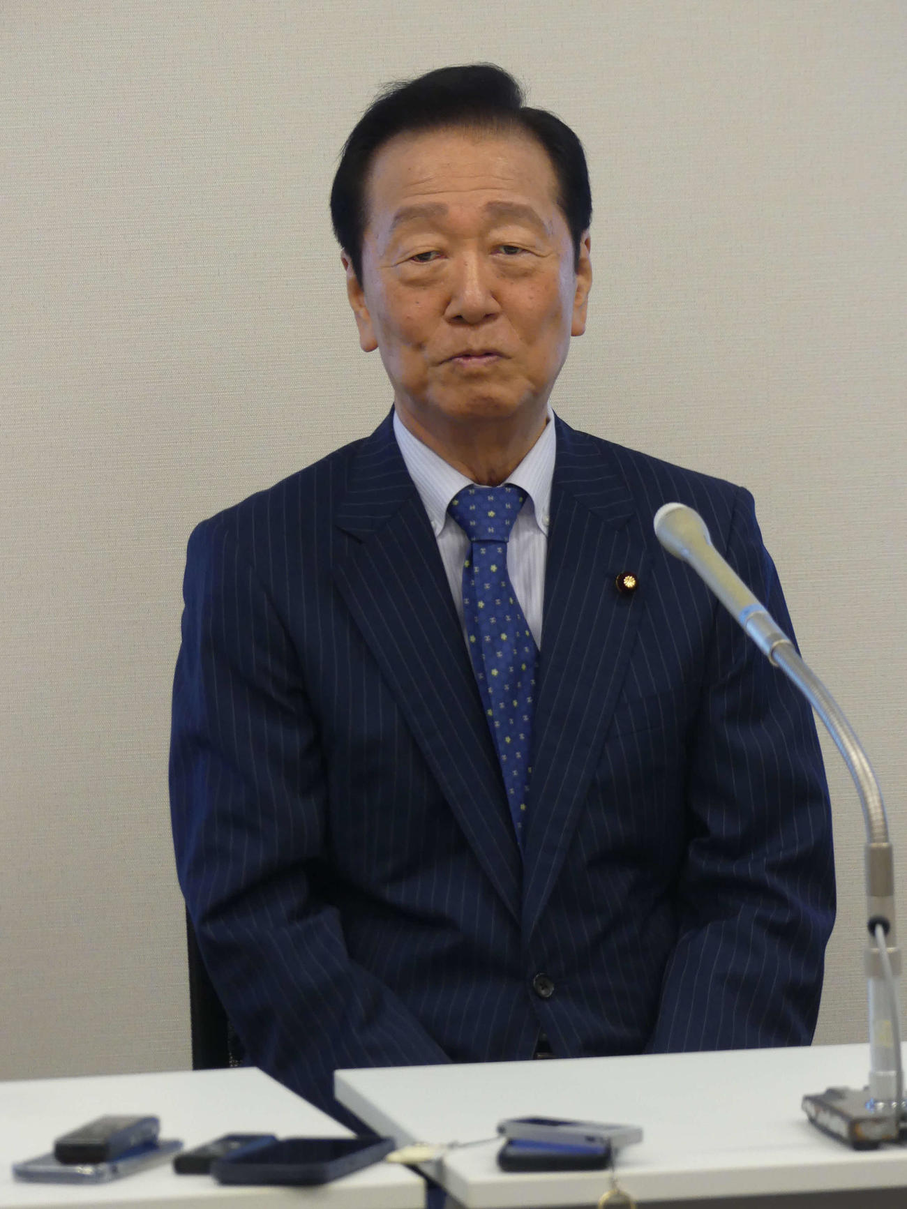 立憲民主党代表選への出馬意欲を示した吉田晴美衆院議員と会談後、会見する小沢一郎衆院議員（撮影・中山知子）