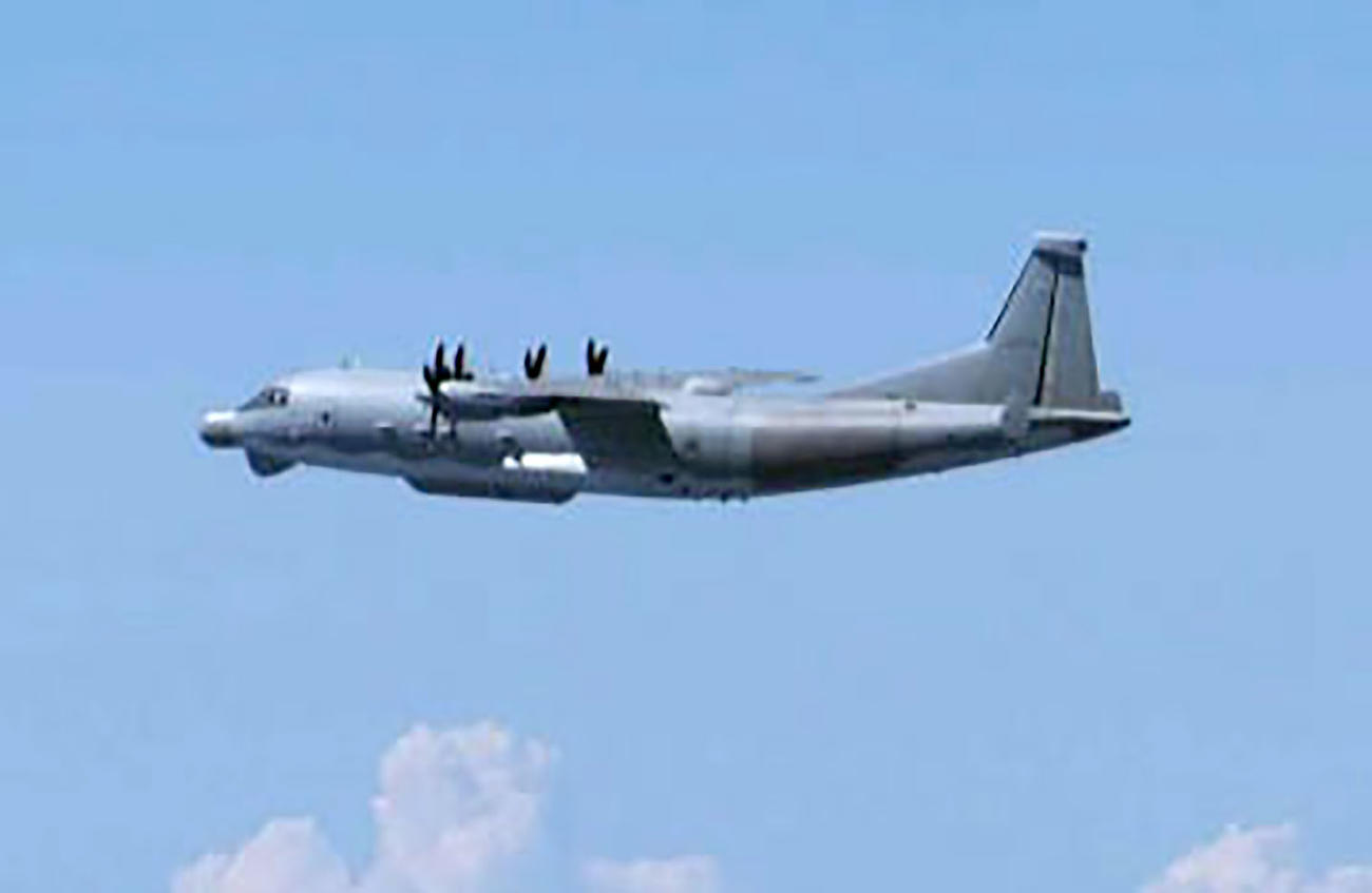領空侵犯した中国軍のY9情報収集機（防衛省統合幕僚監部提供＝共同）