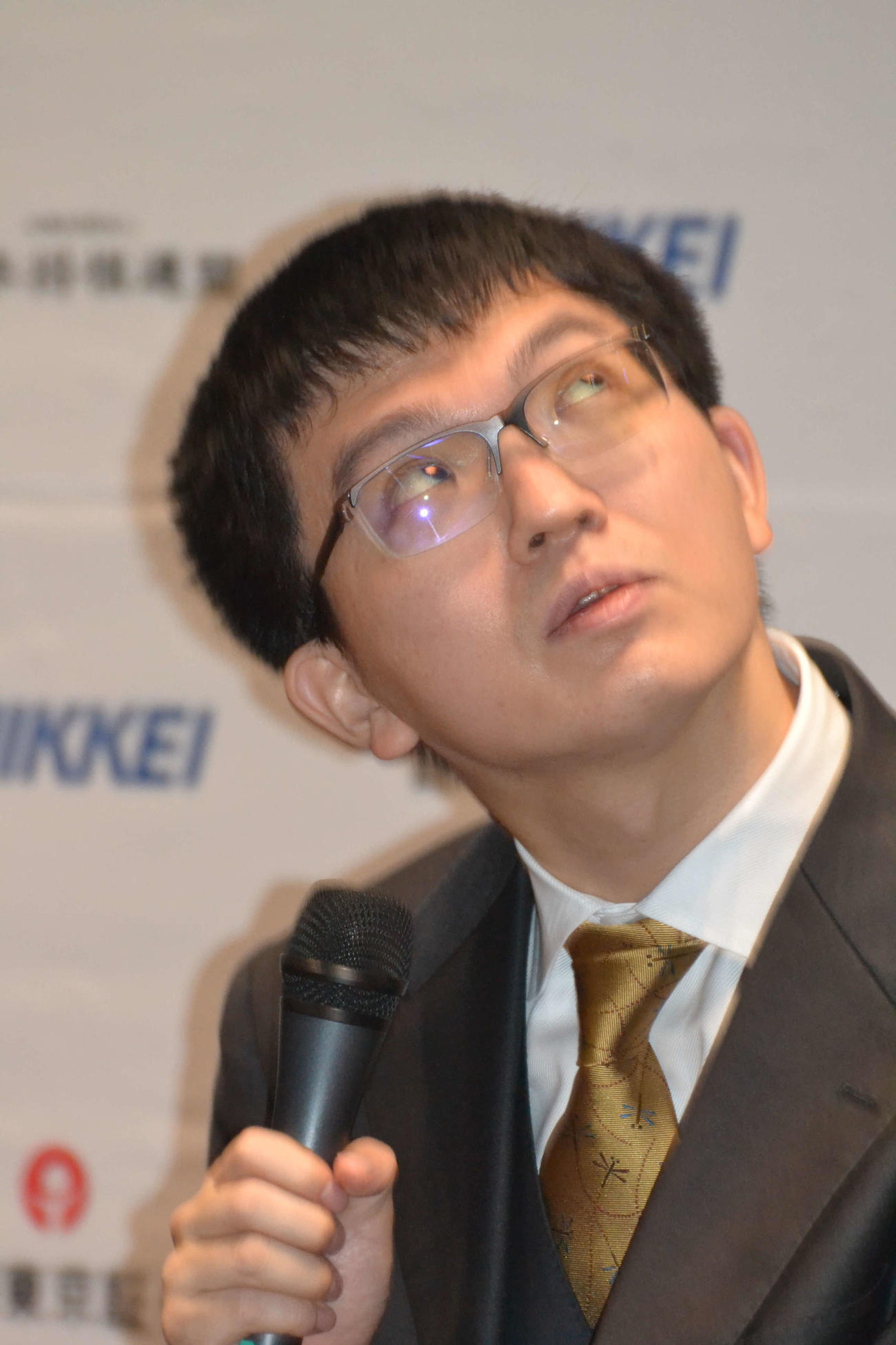 王座戦第1局の前日会見で「自分を前に進める」と自ら奮い立たせた永瀬拓矢九段