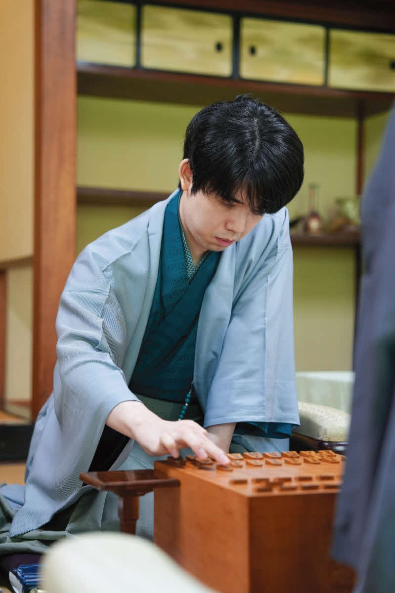 初防衛を目指す藤井聡太王座（日本将棋連盟提供）
