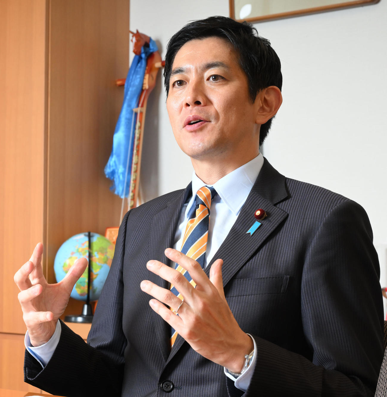 本紙のインタビューに応じる自民党の小林鷹之前経済安全保障相（撮影・千葉一成）
