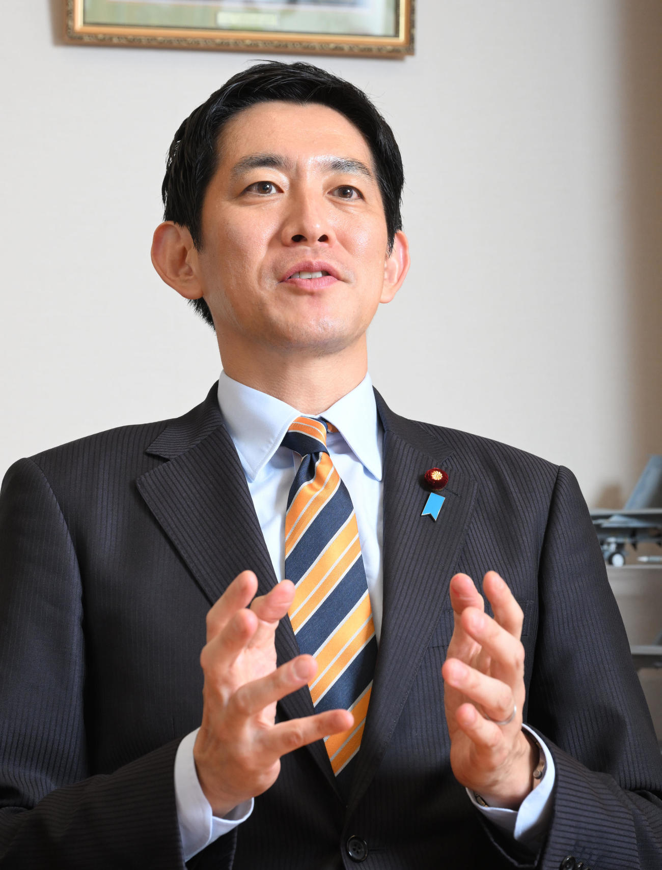 本紙のインタビューに応じる自民党の小林鷹之前経済安全保障相（撮影・千葉一成）