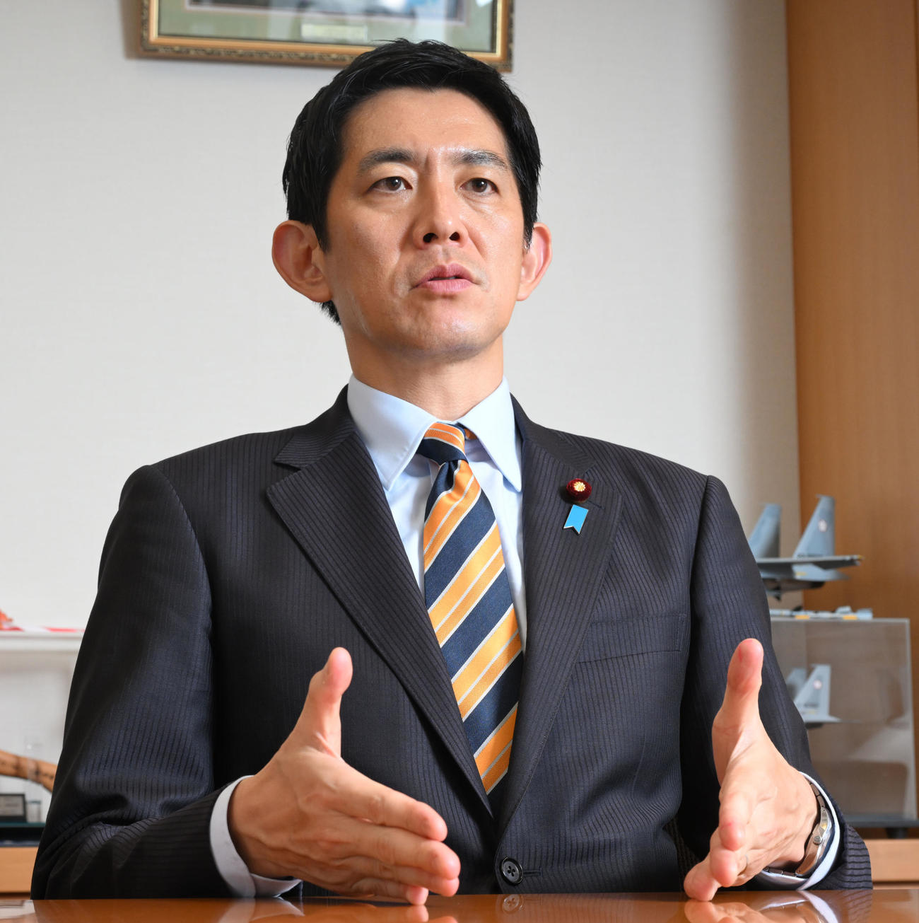 本紙のインタビューに応じる自民党の小林鷹之前経済安全保障相（撮影・千葉一成）