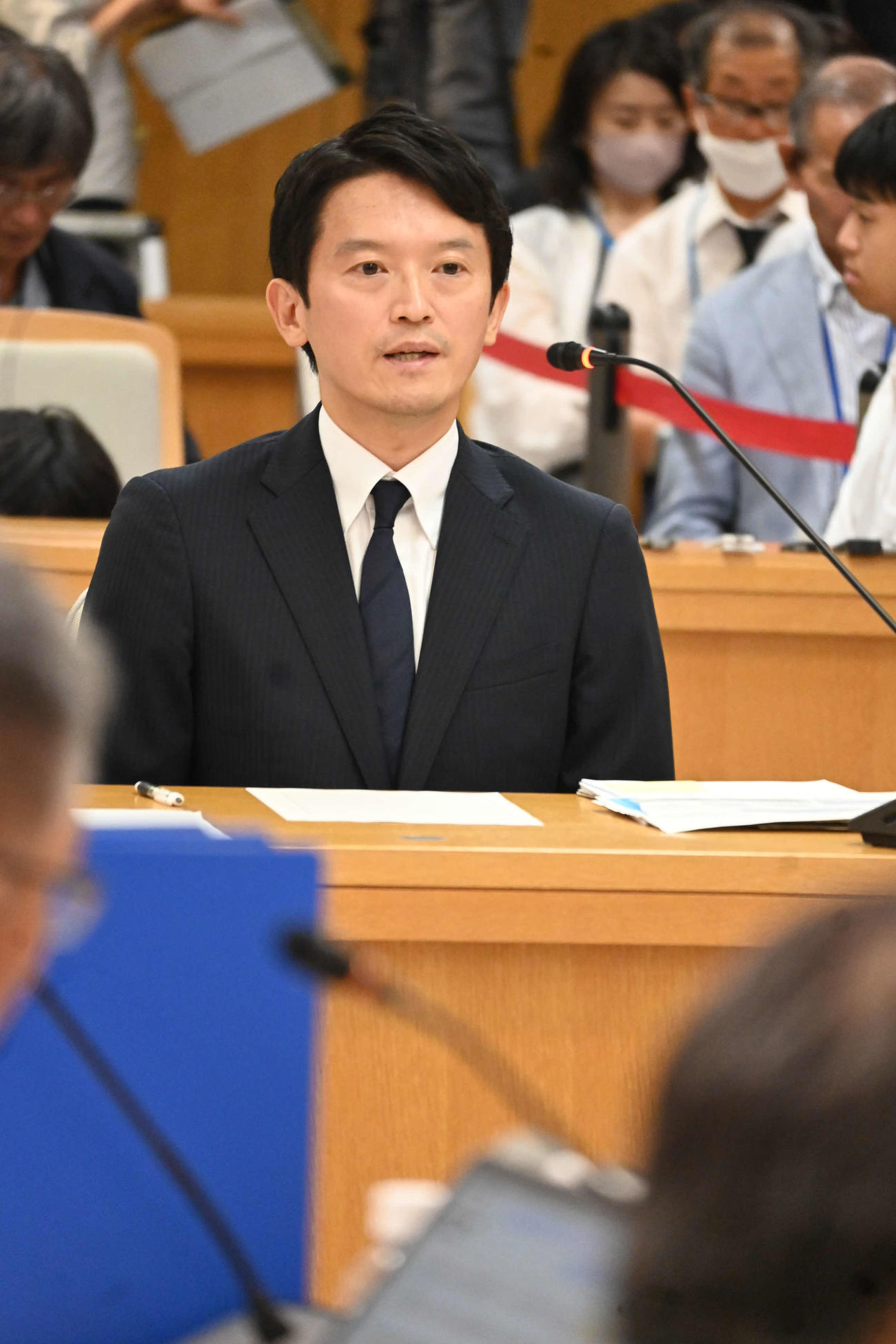 兵庫県議会の調査特別委員会の証人尋問に出頭した斎藤元彦兵庫県知事（撮影・松浦隆司）