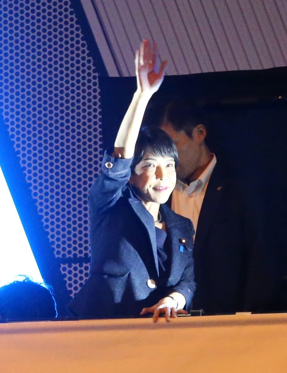 JR秋葉原駅電気街口で行われた自民党総裁選の街頭演説に登壇する高市早苗氏