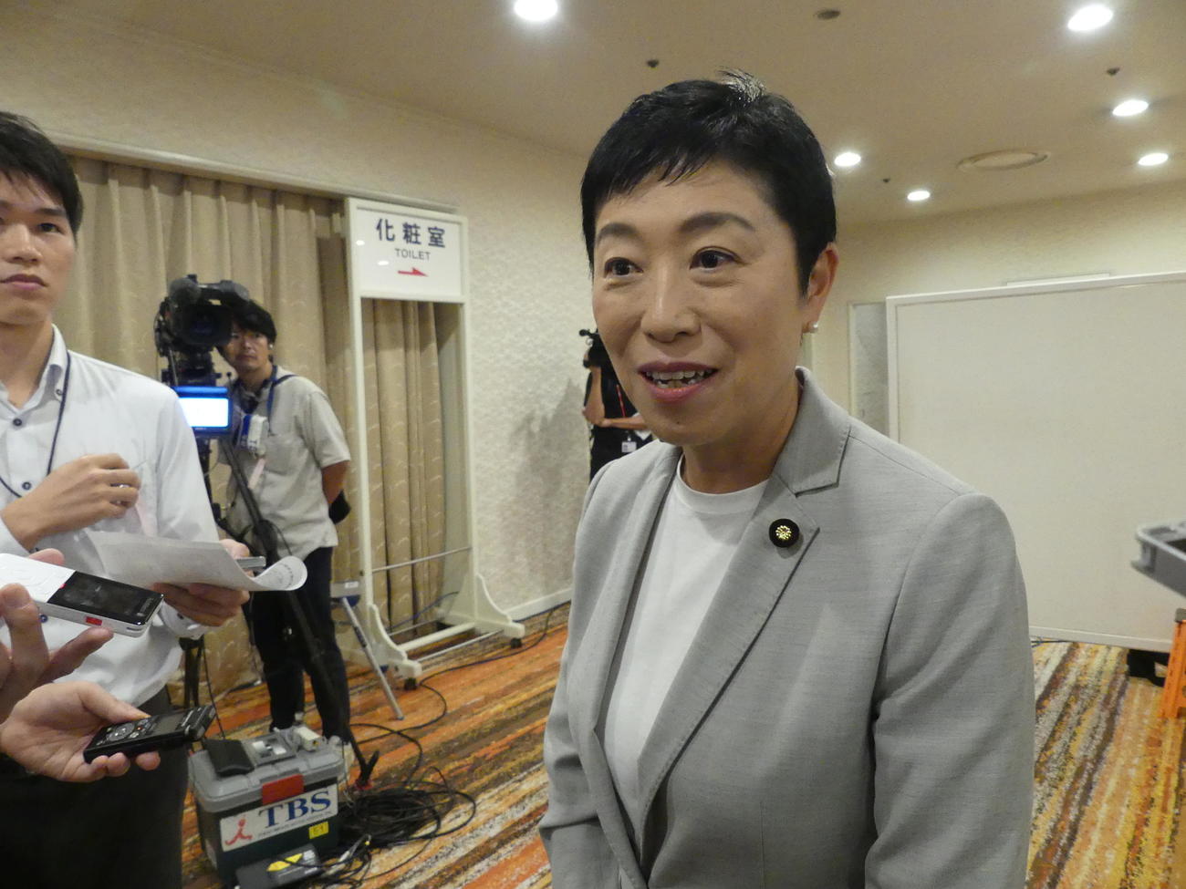 立憲民主党代表選後、取材に応じる辻元清美参院議員（撮影・中山知子）
