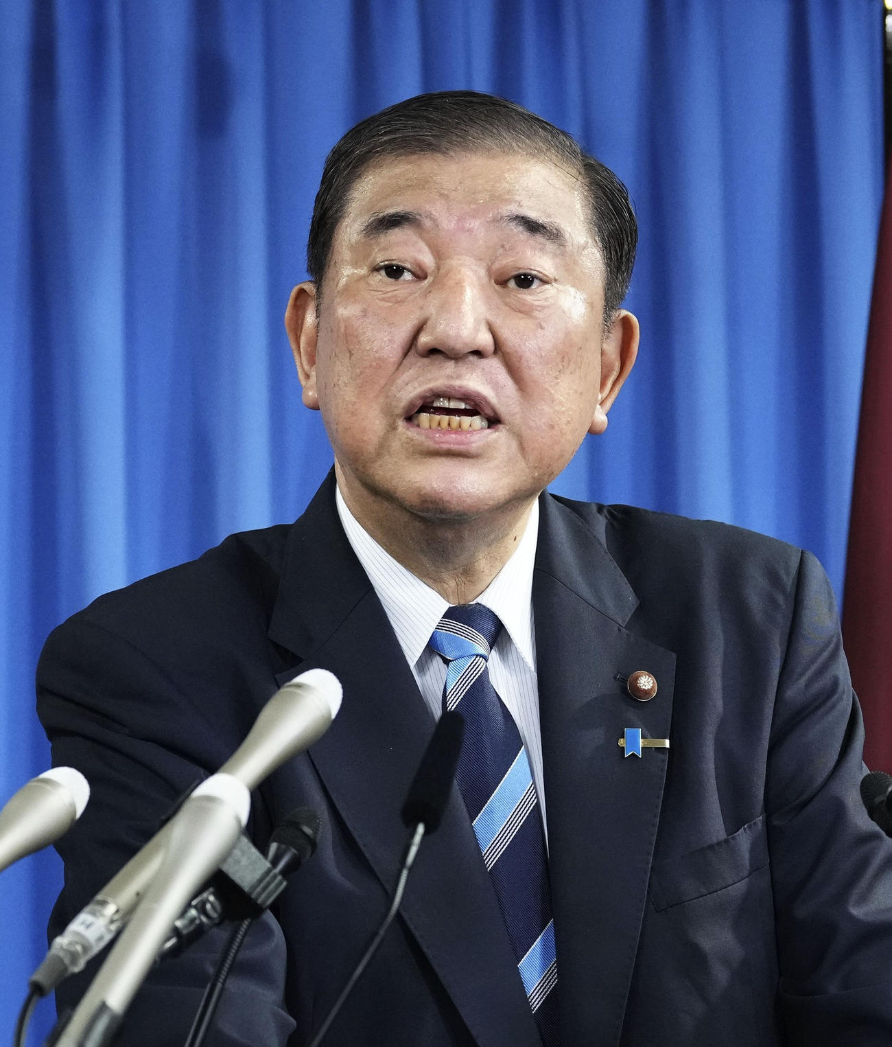 次期首相として衆院選を10月27日投開票の日程で実施すると表明する自民党の石破茂総裁（共同）