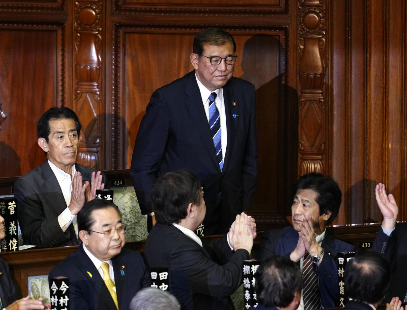 衆院本会議で第102代首相に指名された自民党の石破茂総裁（共同）