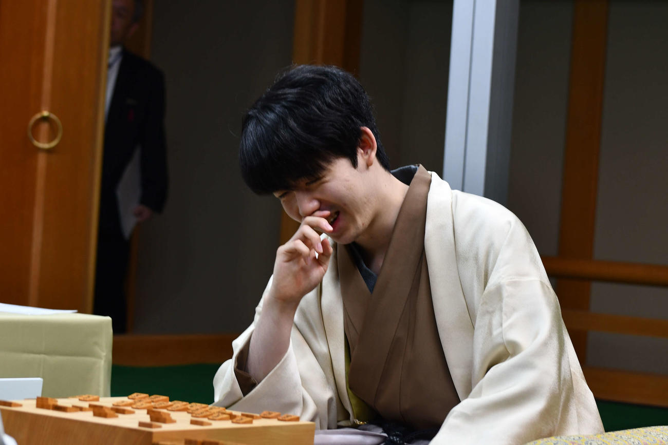 佐々木勇気八段との開幕局を制して4連覇に好発進した藤井聡太竜王